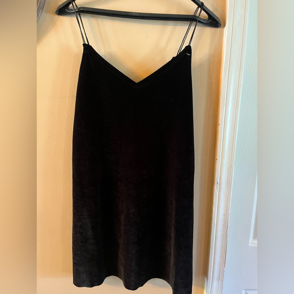 Pull & Bear size Small velvet dressy tank top great to pair with a nice suit .